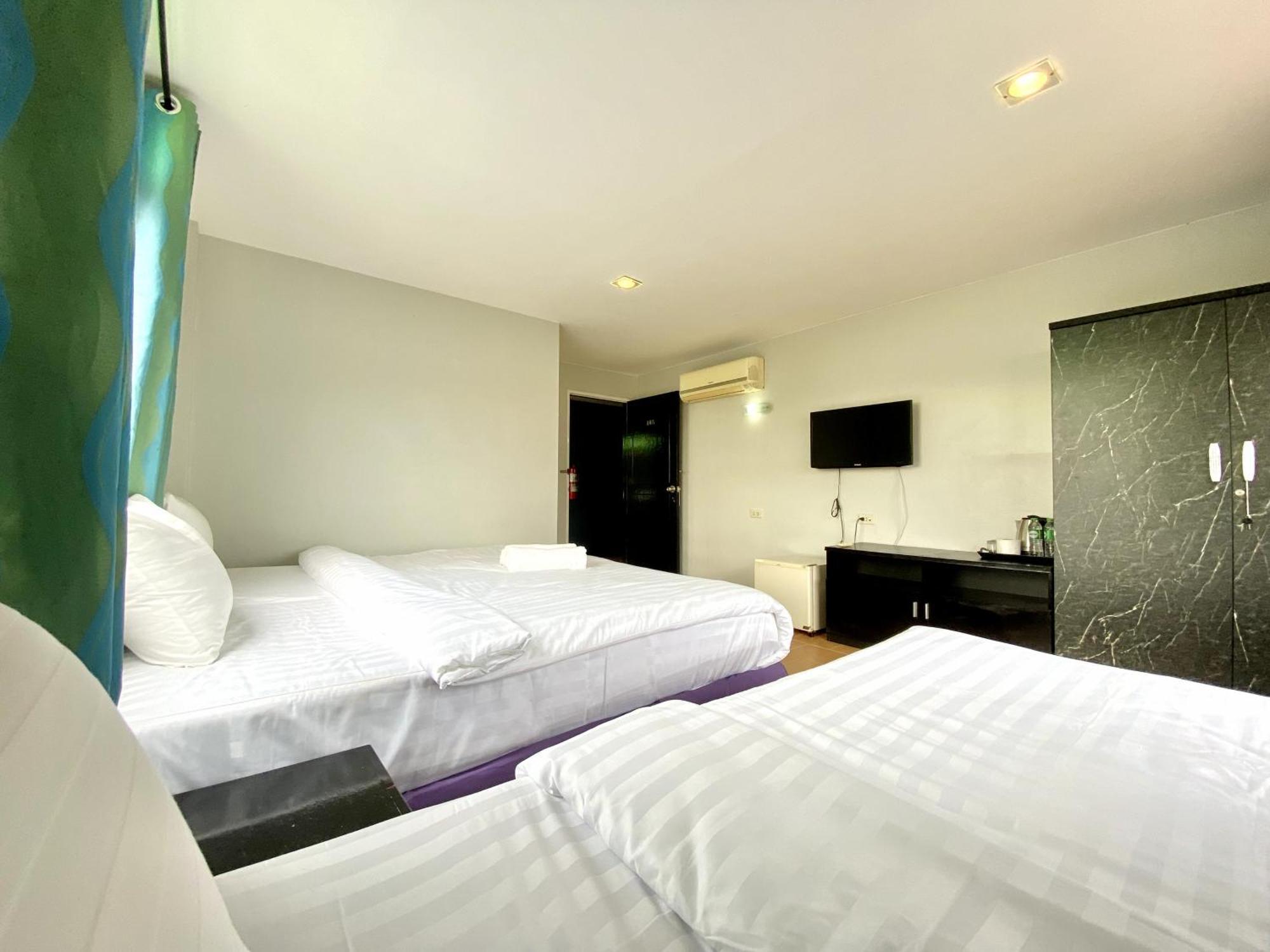 Beachwalk Minotel Patong Экстерьер фото