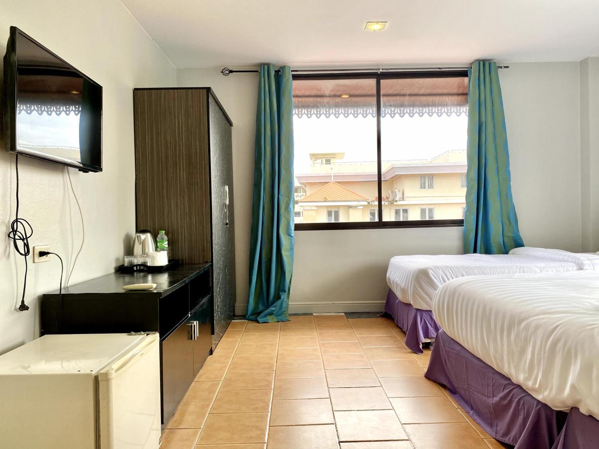 Beachwalk Minotel Patong Экстерьер фото