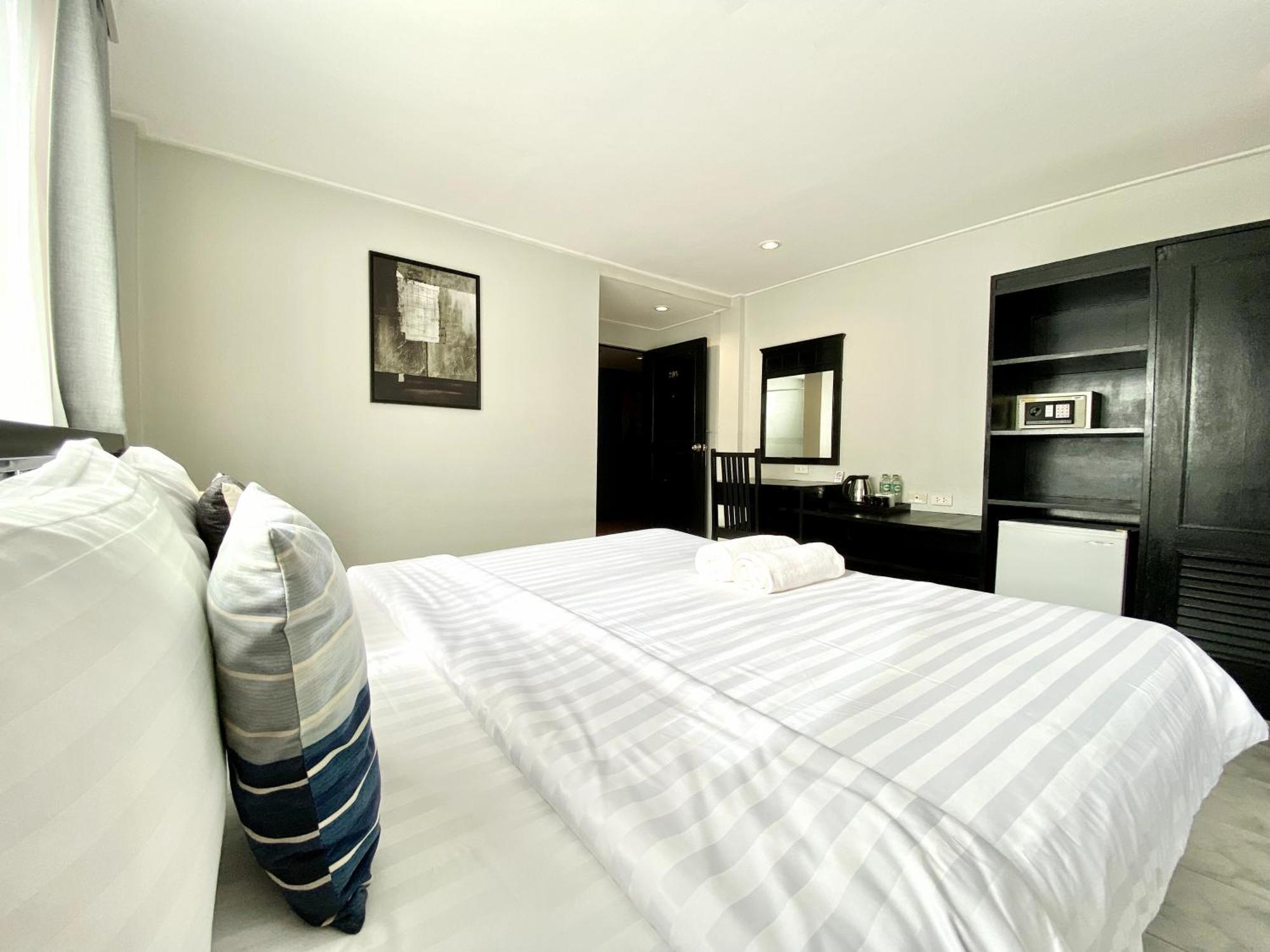 Beachwalk Minotel Patong Экстерьер фото