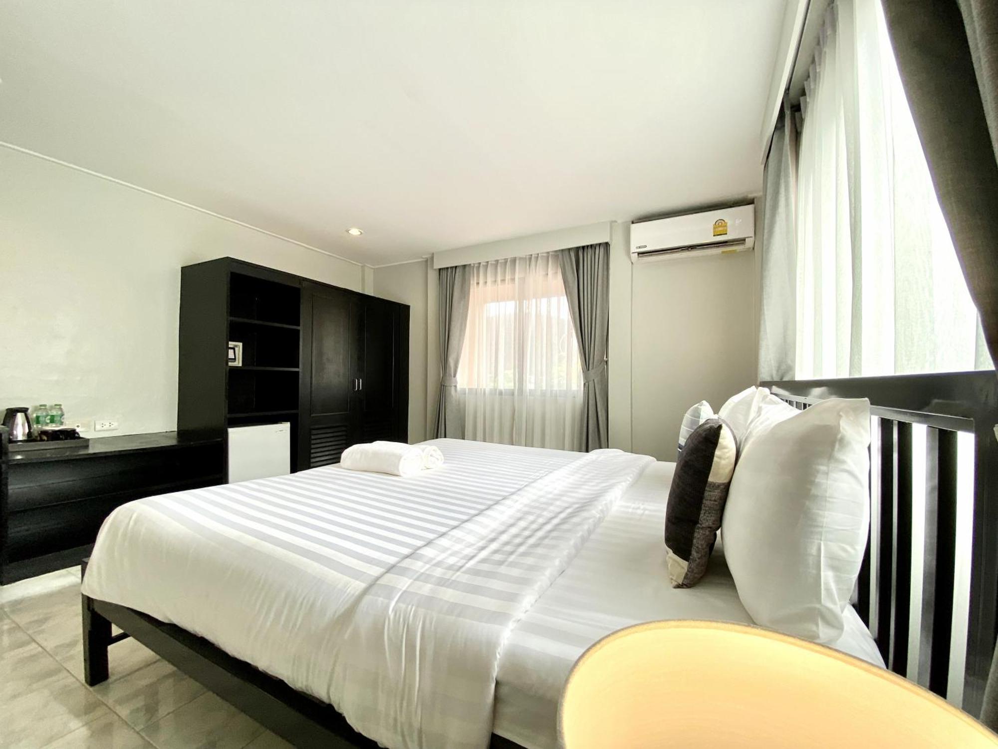 Beachwalk Minotel Patong Экстерьер фото