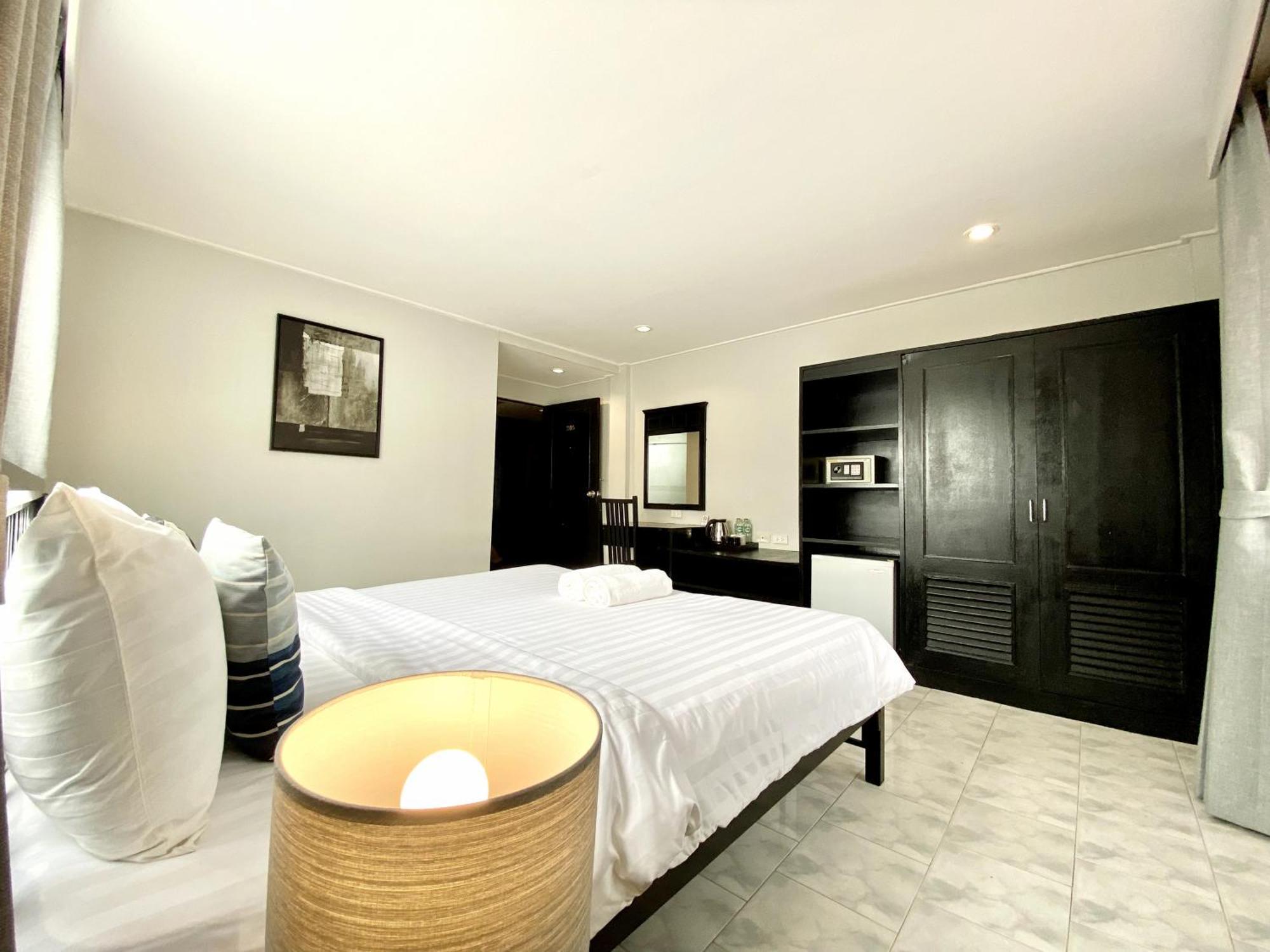Beachwalk Minotel Patong Экстерьер фото
